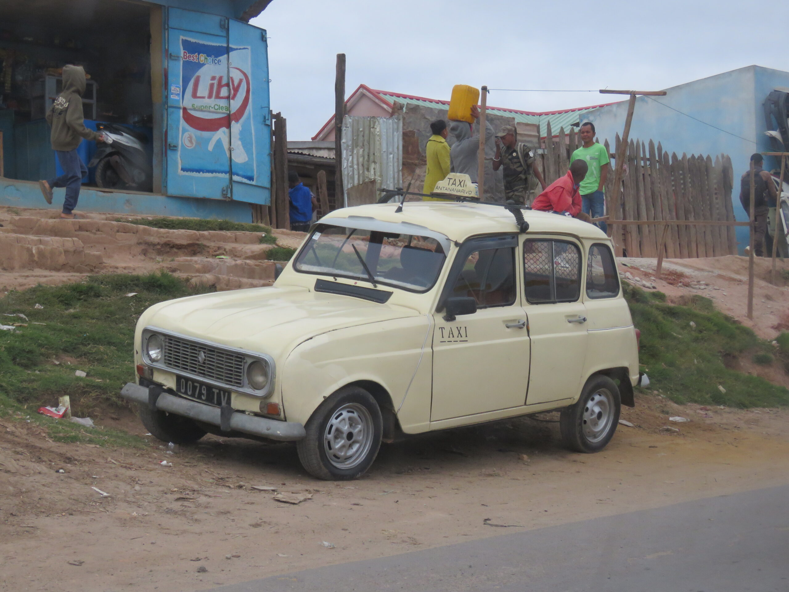 Se déplacer à Antananarivo : taxi, chauffeur, marche et bons réflexes