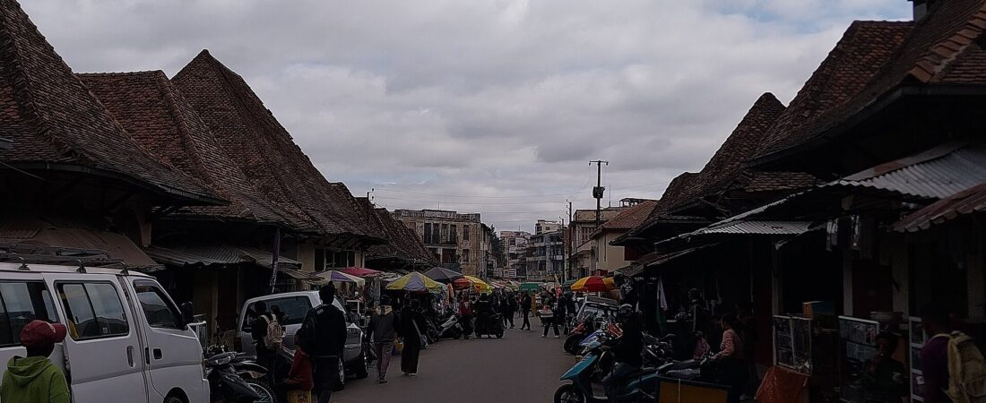 Où acheter des souvenirs à Antananarivo : marchés et bonnes adresses