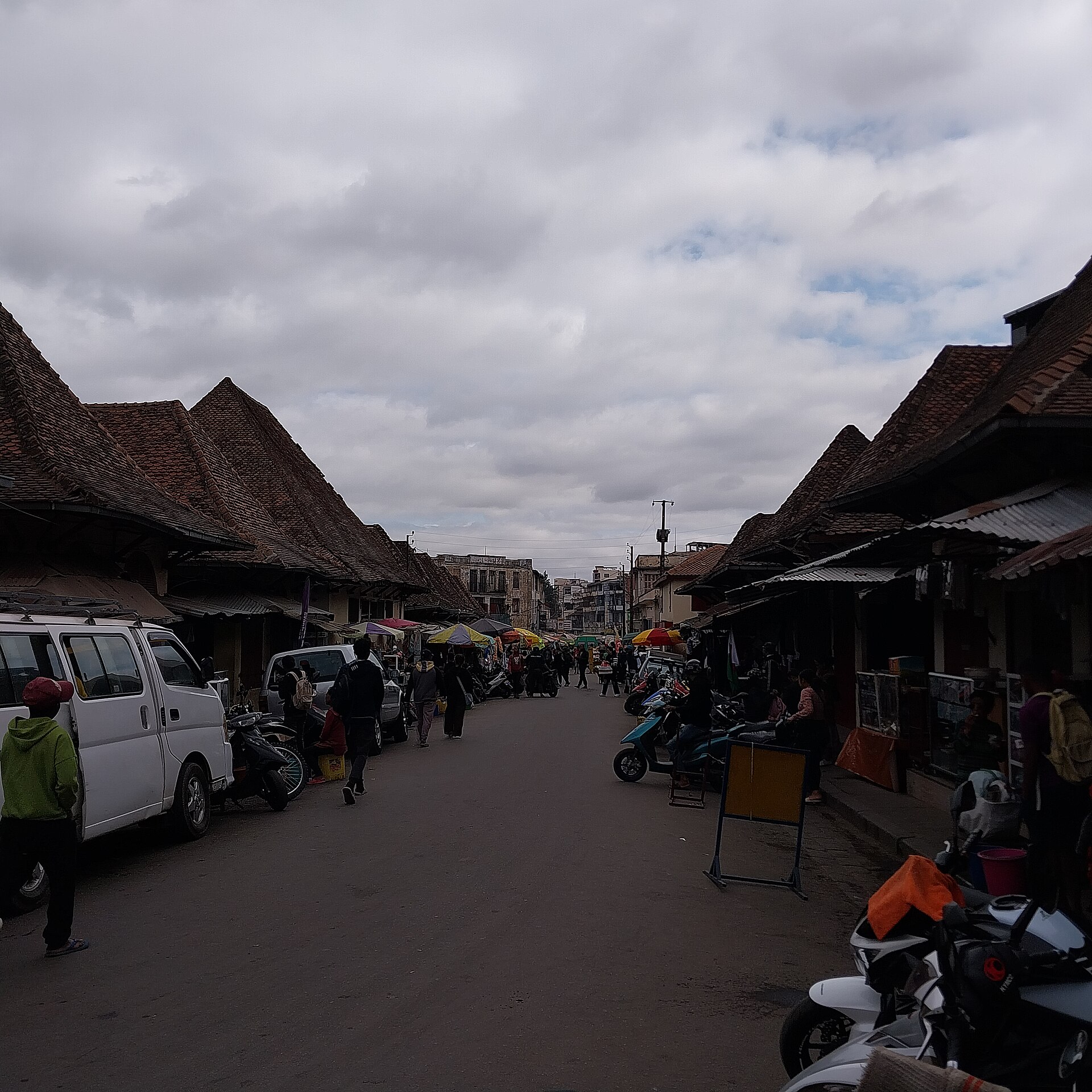 Où acheter des souvenirs à Antananarivo : marchés et bonnes adresses